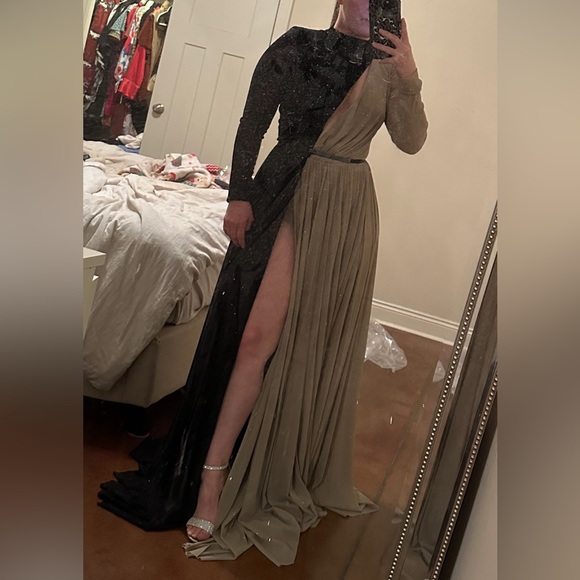 Formal dress - Picture 2 of 4